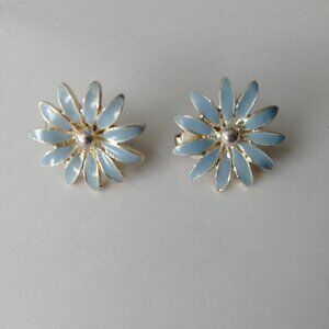 Vintage pale light blue flower clip-on earrings